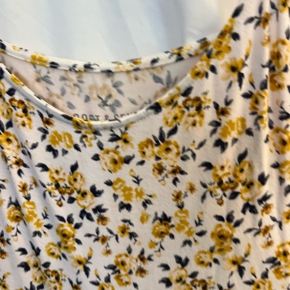 American Eagle Outfitters Floral Camisole - White and Yellow Babydoll Fairy Y2K - Picture 5 of 7